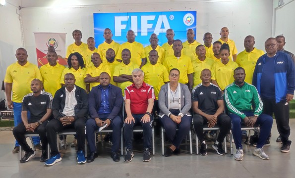 Inicia curso FIFA para Instrutores de Árbitros em Maputo